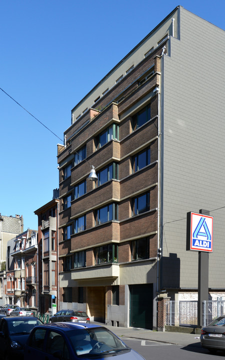 Meyerbeerstraat 24, Vorst, opstand voorgevel (© CM, photo 2017)