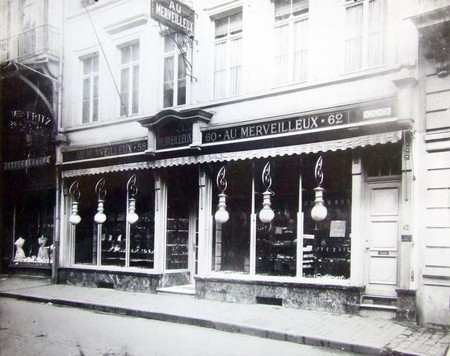 Au Merveilleux, Nieuwstraat 56-62, Brussel, uitstalraam (© Fondation CIVA Stichting/AAM, Brussels /Paul Hamesse)