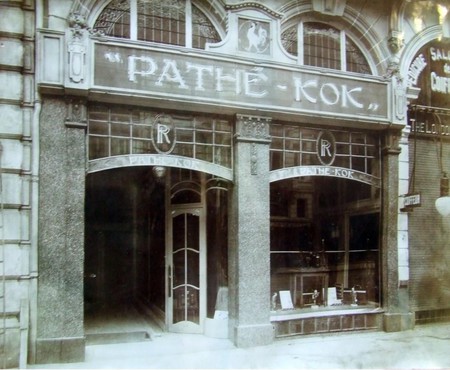 Magasin Pathé Kok, Boulevard Adolphe Max 146-148, Bruxelles, photographie d'époque (© Fondation CIVA Stichting/AAM, Brussels /Paul Hamesse)