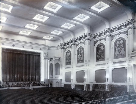 Cinéma Agora, Rue de la Colline 18-22, Bruxelles, salle de spectacle (© Fondation CIVA Stichting/AAM, Brussels /Paul Hamesse)