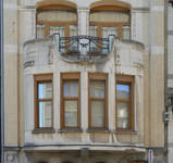 Rue Meyerbeer 17, Forest, bow-window et balcon (© APEB, photo 2017)