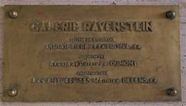 Ravensteingalerij, Brussel, bronzen inhuldigingsplaat (© T. Verhofstadt, foto 2019)