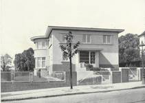 Avenue Jean et Pierre Carsoel 198, Uccle, villa Coene (© Dumont, Dumont & Van Goethem, Quelques travaux d'architecture, [1939], p. 46)