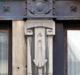 Lombardstraat 5-9, Brussel, pilaster (© CM, foto 2014)