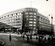 Rue Ravenstein 48-70 et Cantersteen 39-55, Bruxelles, Shell Building, vers 1950  (© Cercle d'Histoire de Bruxelles)