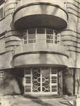 Square Solbosch 6, Ixelles, entrée (© Dumont, Dumont & Van Goethem, Quelques travaux d'architecture, [1939], p. 49)